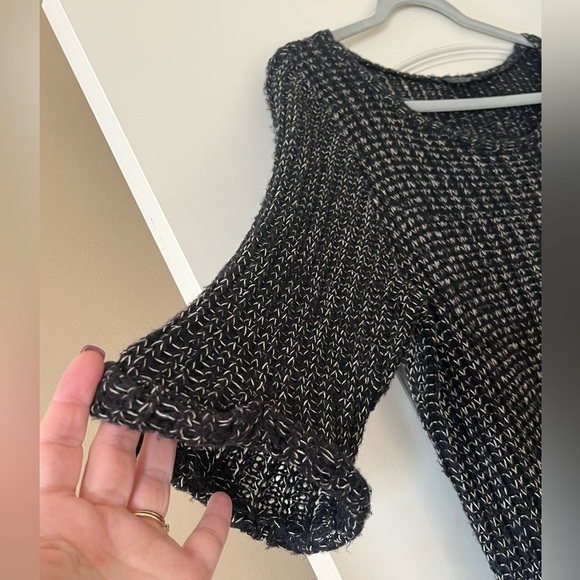 TopShop Knit Black Short Sleeve Sweater Women’s Size US 10 - Picture 2 of 14